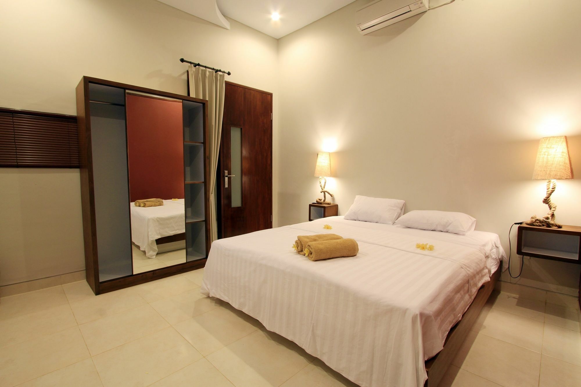 Saren Guest House Canggu Екстериор снимка