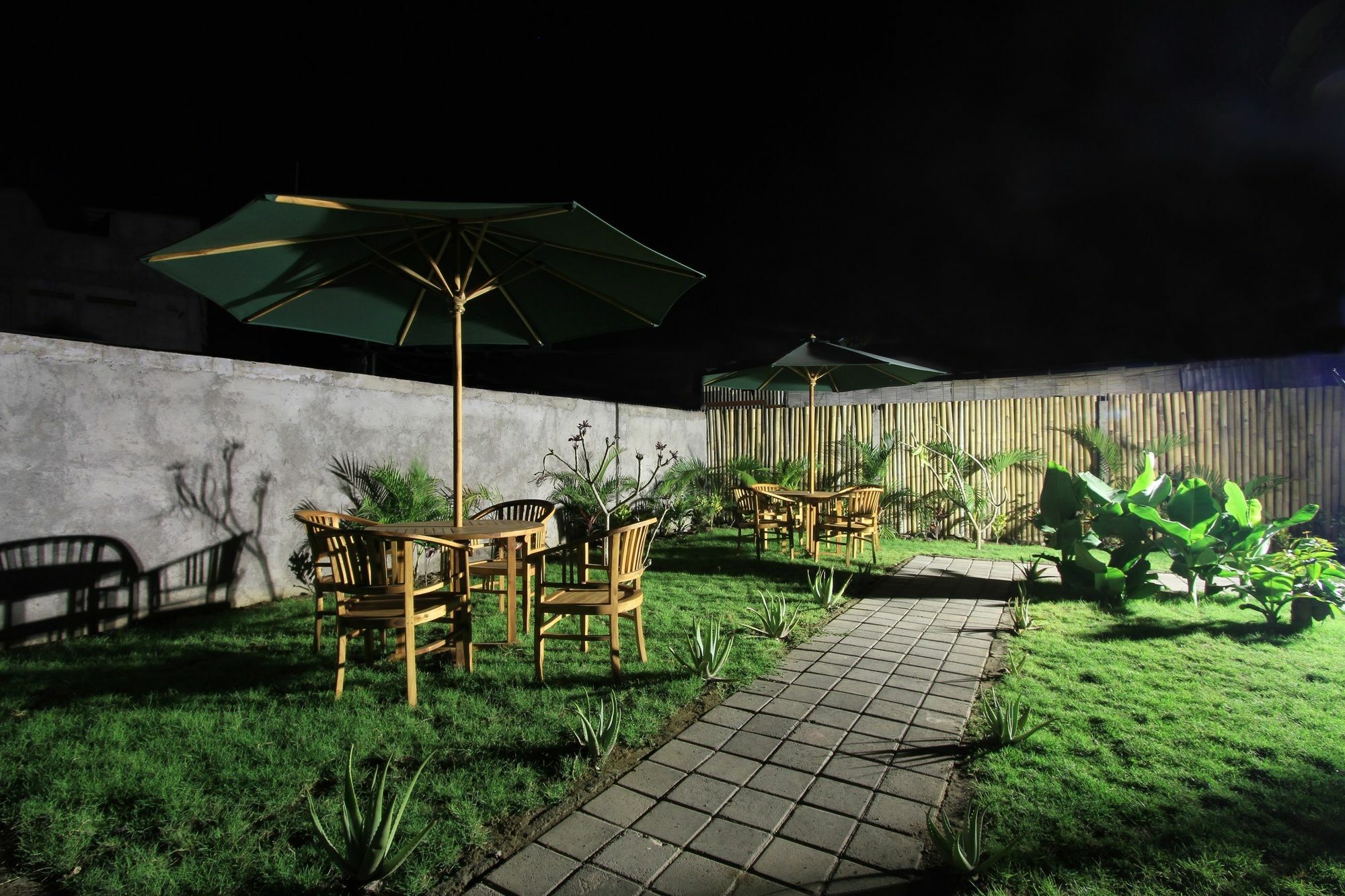 Saren Guest House Canggu Екстериор снимка