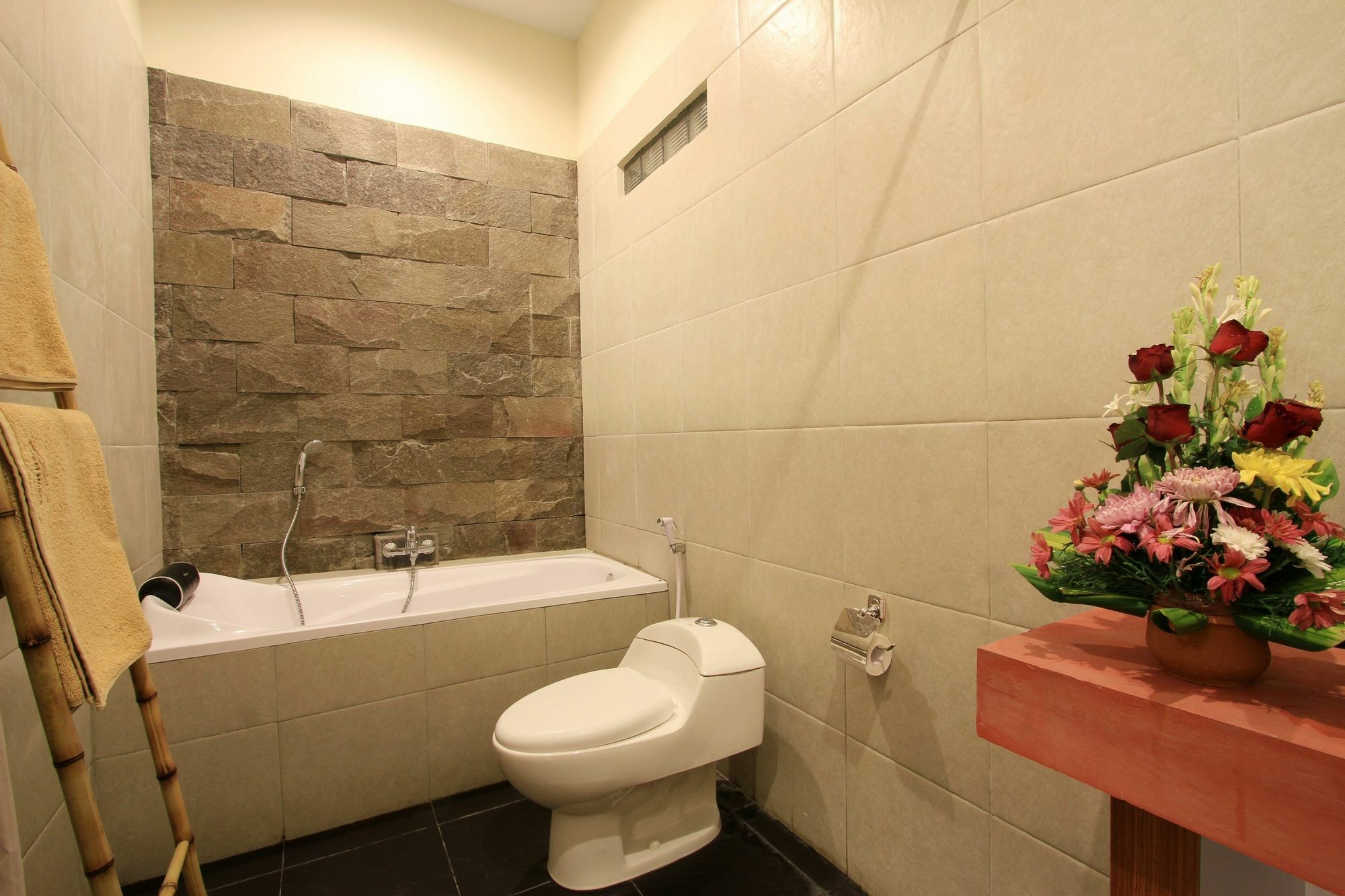 Saren Guest House Canggu Екстериор снимка