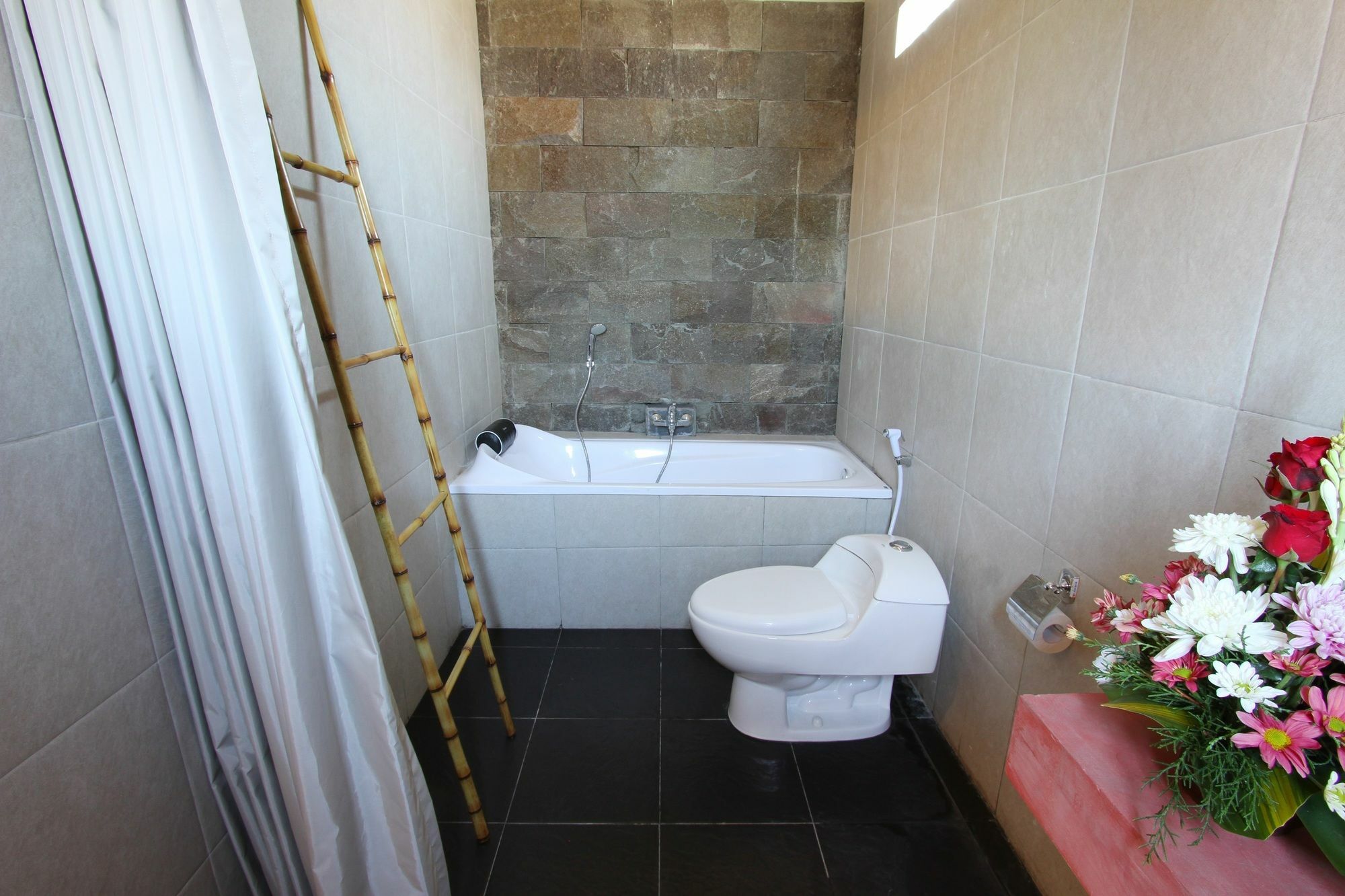 Saren Guest House Canggu Екстериор снимка